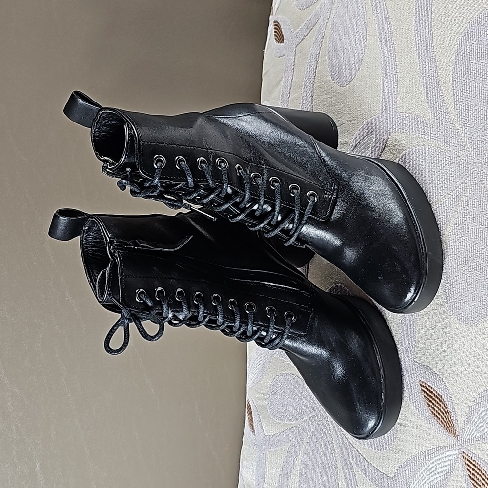 Ecco Lace up Black boots